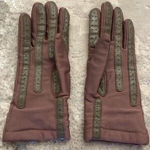 Isotoner women gloves